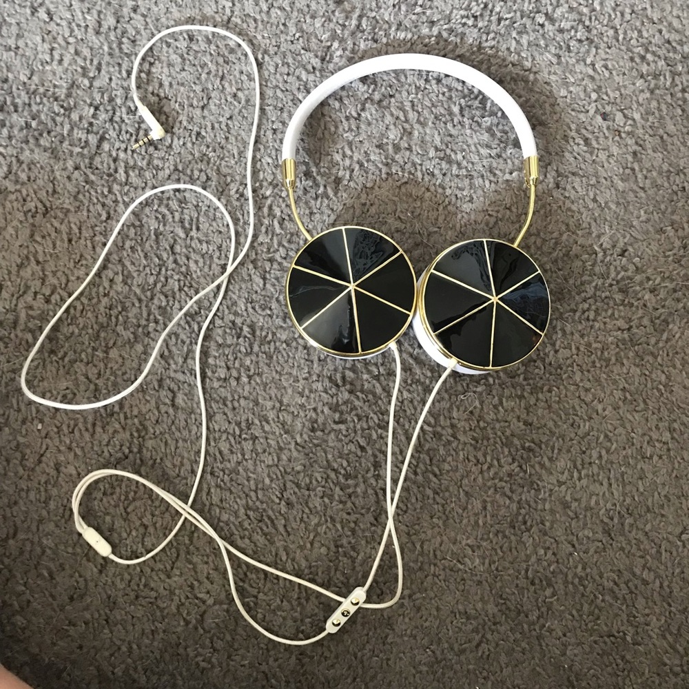 frends with benefits headphones